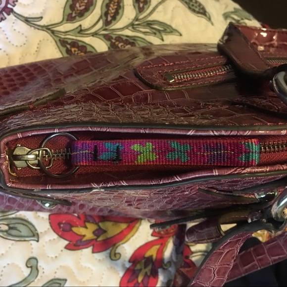 Guess Raspberry Large Purse - Picture 6 of 8